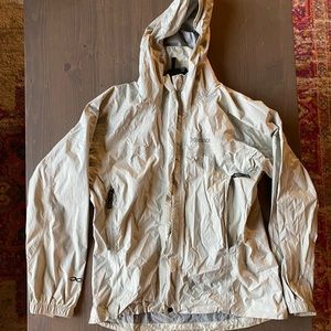 Marmot Cream/Off-White Raincoat - Medium